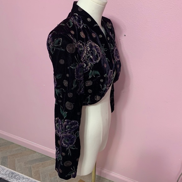 VTG 80s Rampage Velvet Cropped/Bolero Jacket with Purple Floral Design - size 3 - Picture 8 of 12